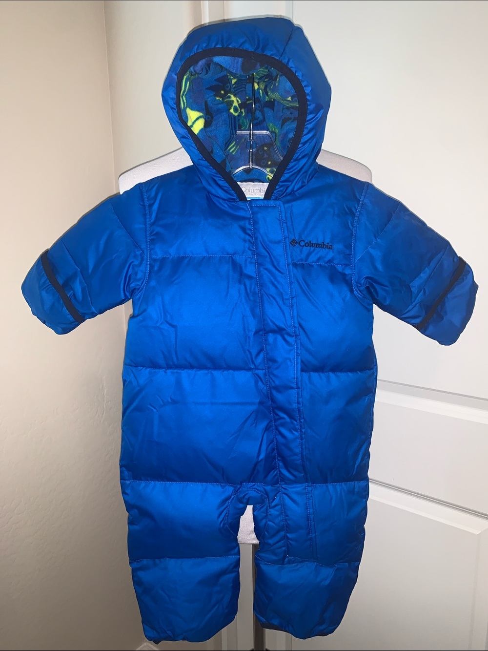 COLUMBIA BRAND NEW SIZE 6-12 MONTHS FLEECE LINED DOWN HOODED SNOWSUIT